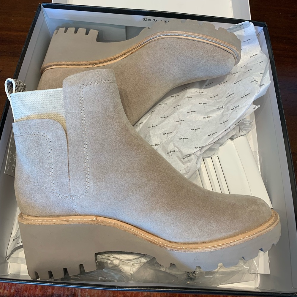 Dolce Vita Huey in olive suede size 7.5.